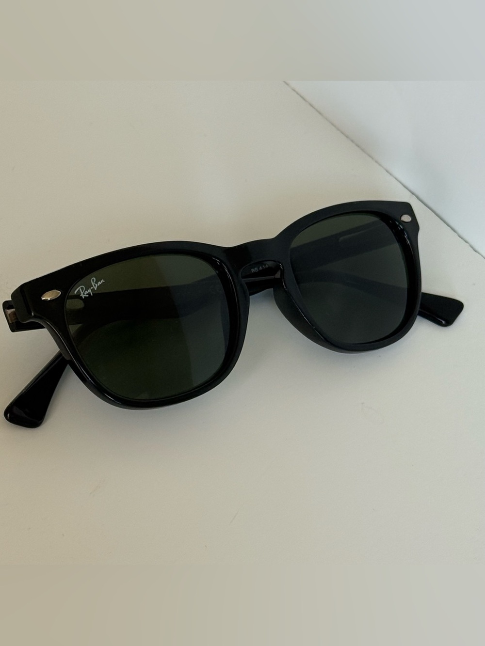 Ray-Ban RB4140 601 3N Wayfarer Style Black Sunglasses with Case - Picture 5 of 11